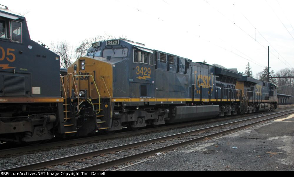 CSX 3429 on Q403